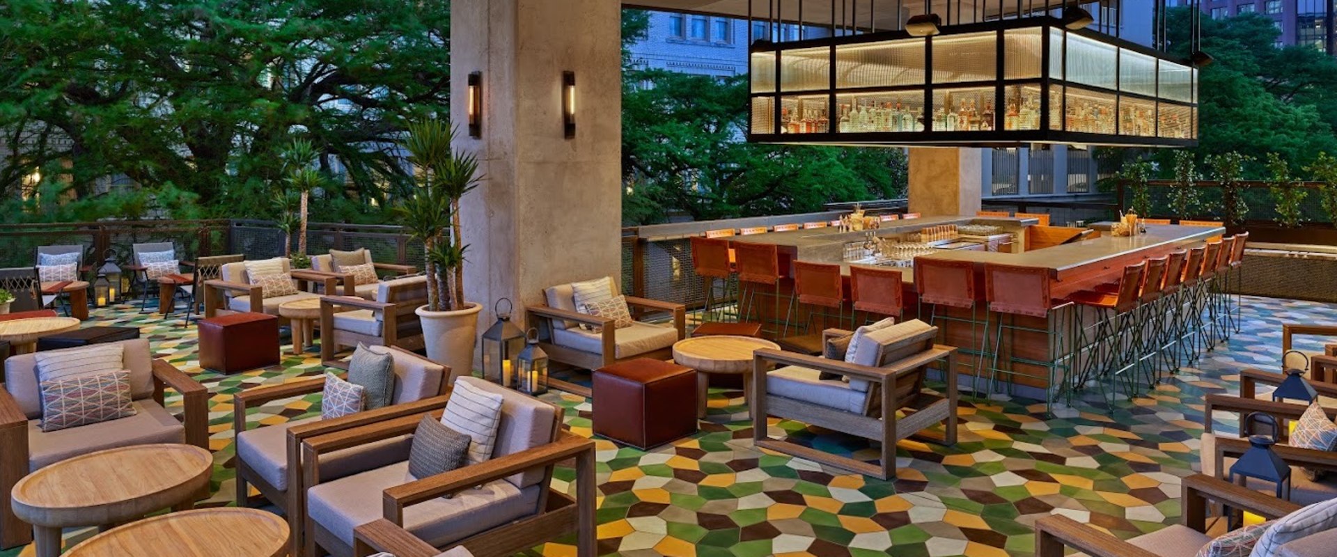 The Vibrant Nightlife of San Antonio's Lounges