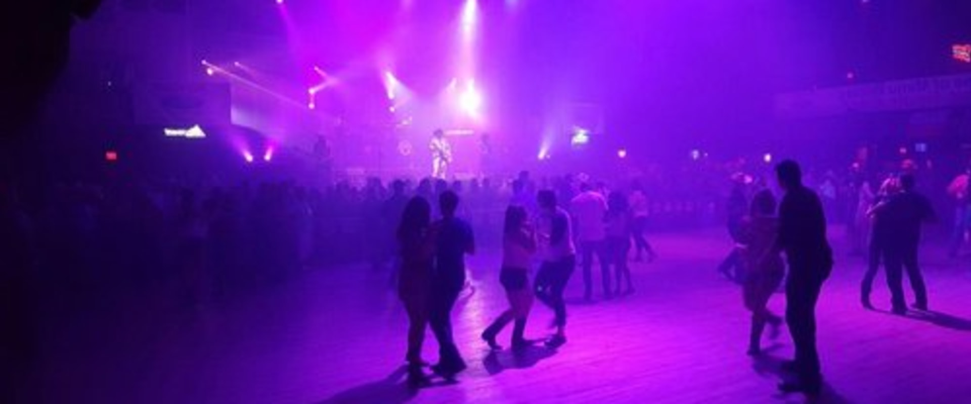 The Ultimate Guide to Dress Codes in San Antonio's Best Lounges